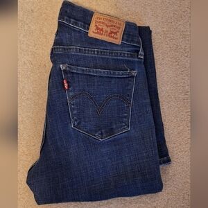 Levi's women's curvy, bootcut jean, size 4, W27 L30